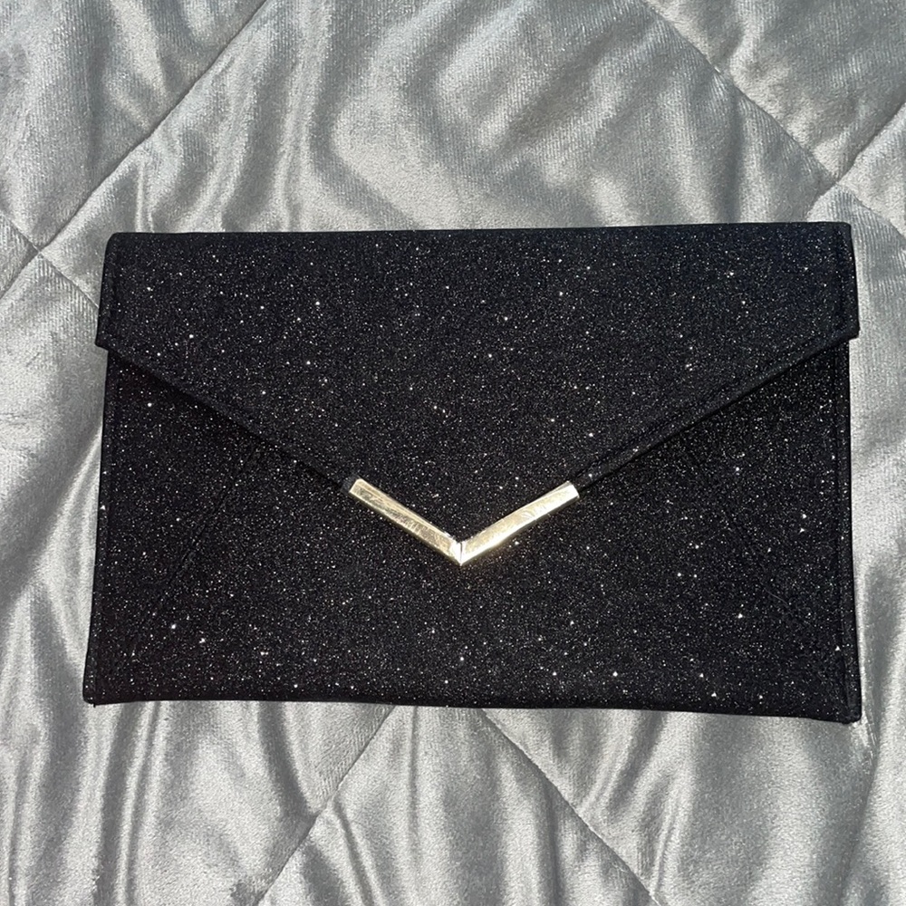 Bought this for PROM but it never arrived in time.